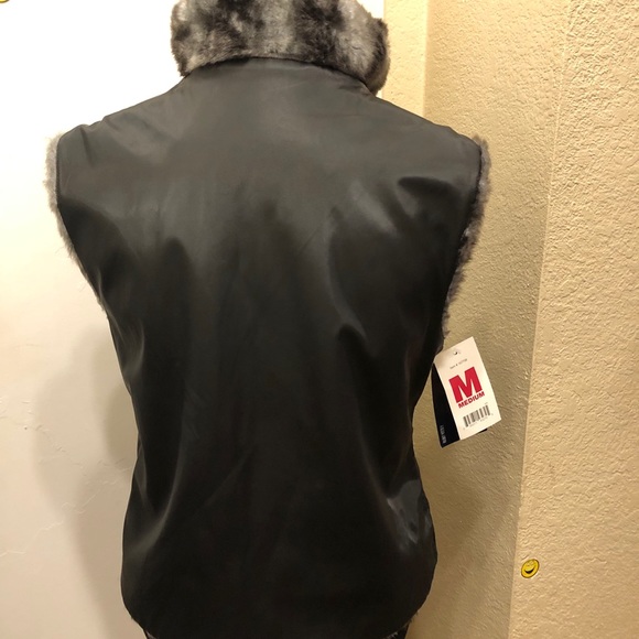 NWTAG..Faux Fur Reversible Winter Vest!!!! - Picture 6 of 7